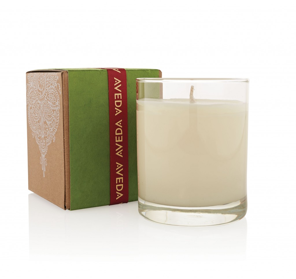 cofre de nacidad de Aveda A gift of warmth and light